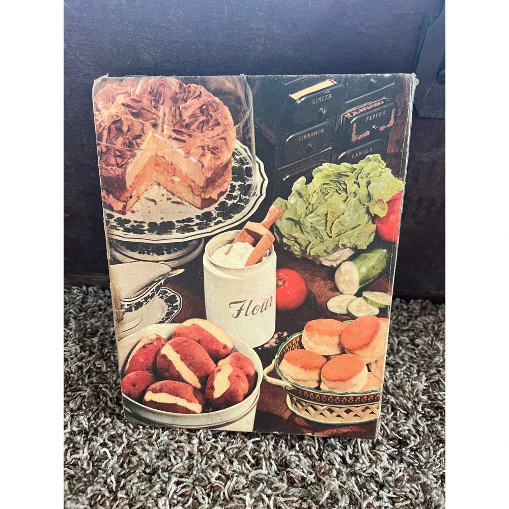 Betty Crocker's Picture Cook Book Revised and Enlarged Vintage 5-Ring Binder